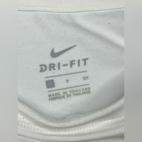 Nike dri fit white training cropped top sz small - Picture 4 of 10